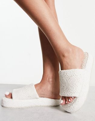 Broderie chunky bar slipper in white