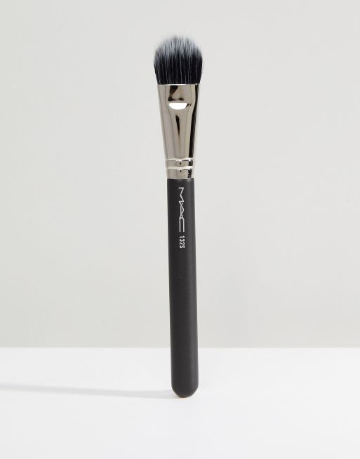 MAC MAC 132S Duo Fibre Foundation Brush