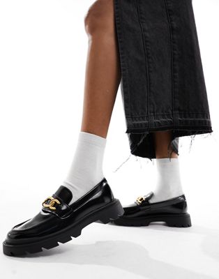 chunky chain detail loafer in black
