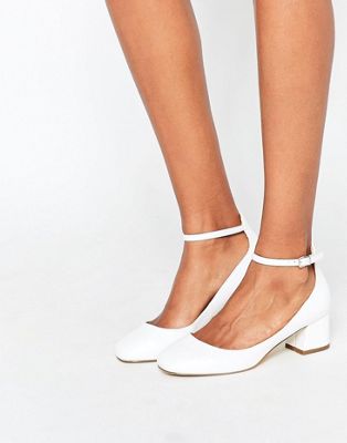 scarpe bianche con tacco basso