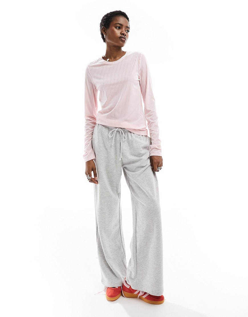 Monki long sleeve ribbed velour top in pink-Red