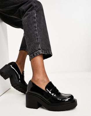 platform heeled loafers in black