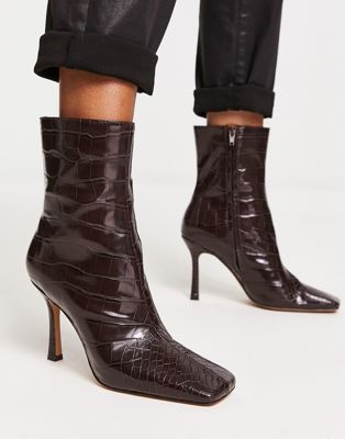 heeled ankle boots with square toe in black croc