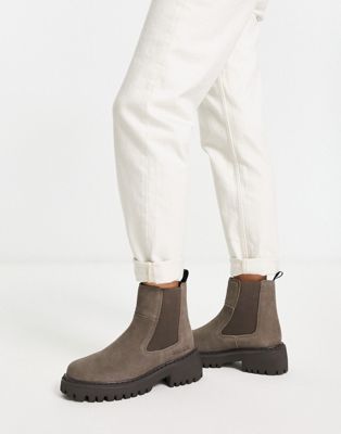 berry chelsea boots in taupe leather