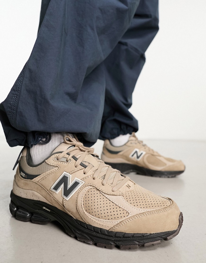New Balance 2002 trainers in tan-Brown