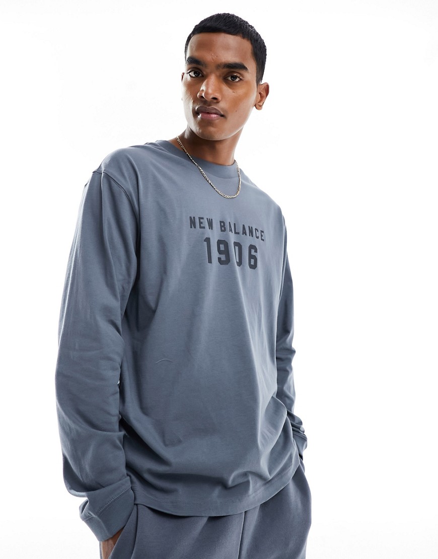 New Balance Iconic collegiate graphic long sleeve in grey