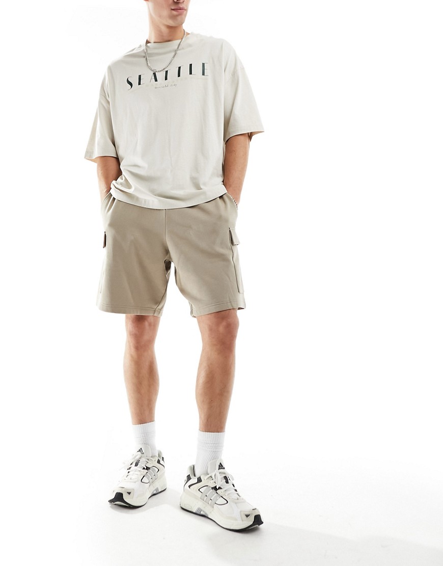 New Look cargo jersey short in stone-Neutral