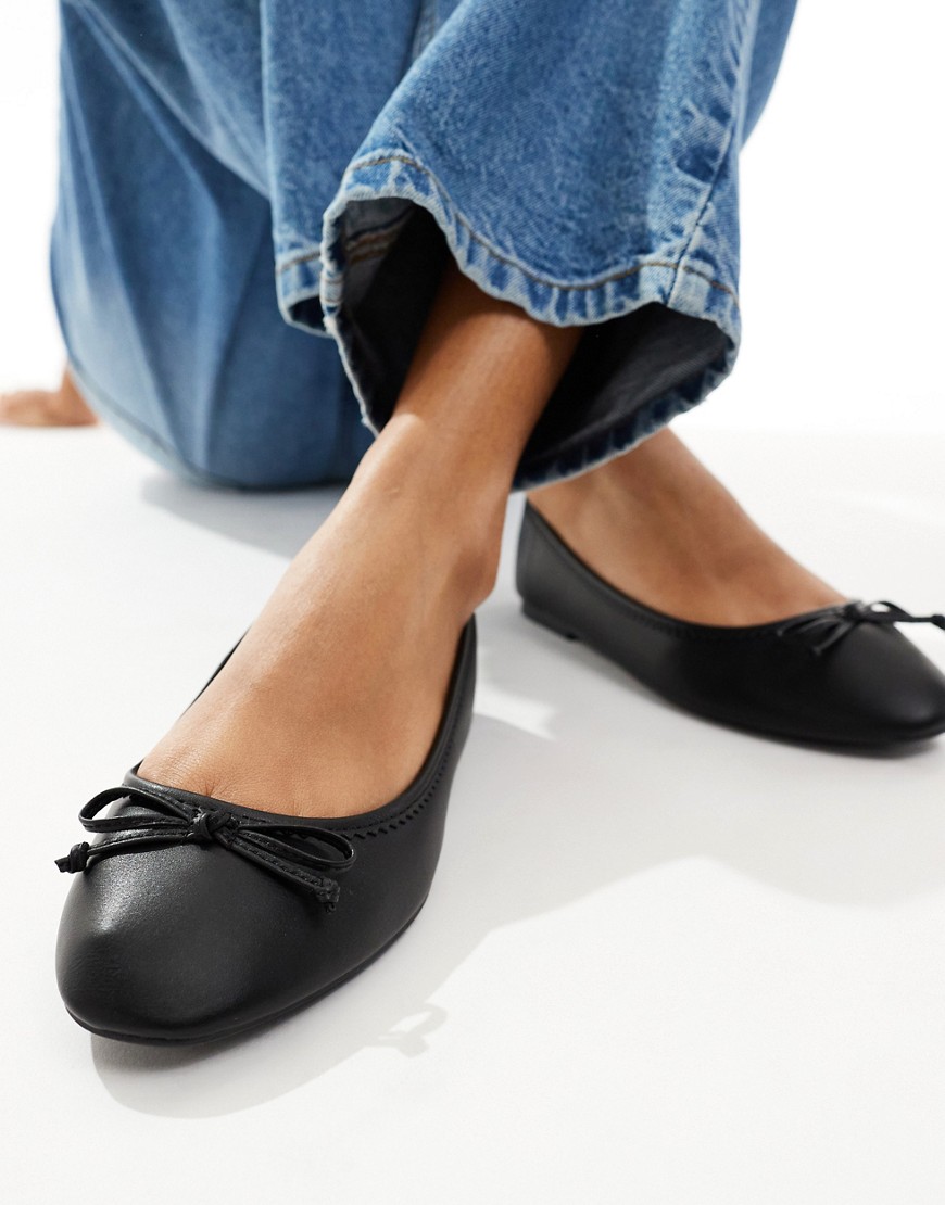 New Look flat ballerina shoe with patent toe in black