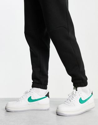 Air Force 1 '07 trainers in white and green