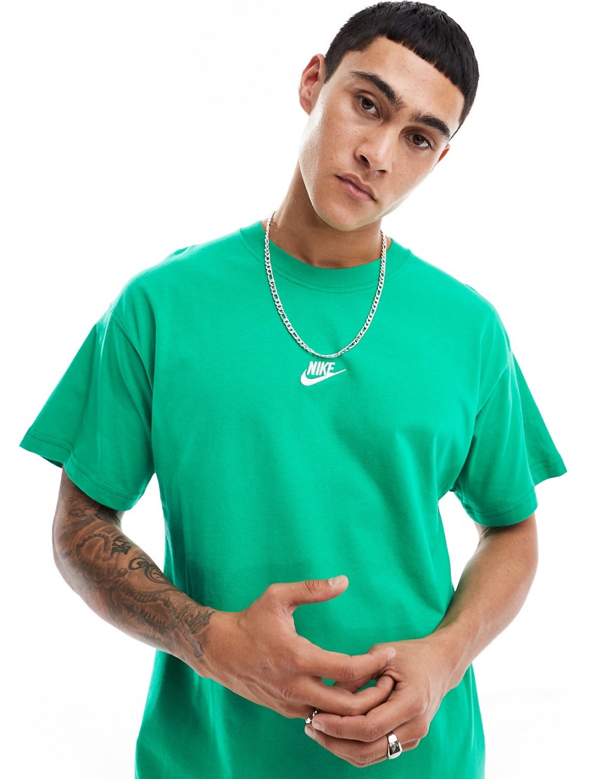 Nike Club Vignette t-shirt in green