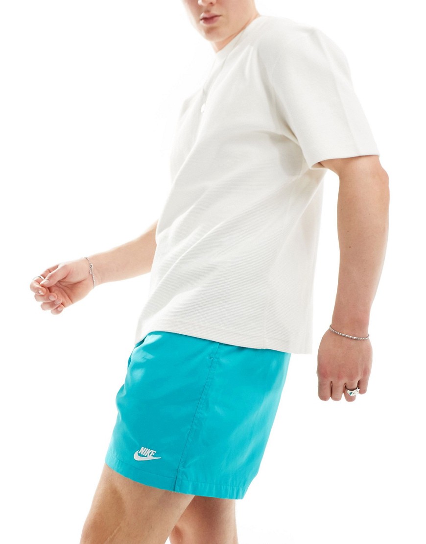 Nike Club woven shorts in turquoise-Green