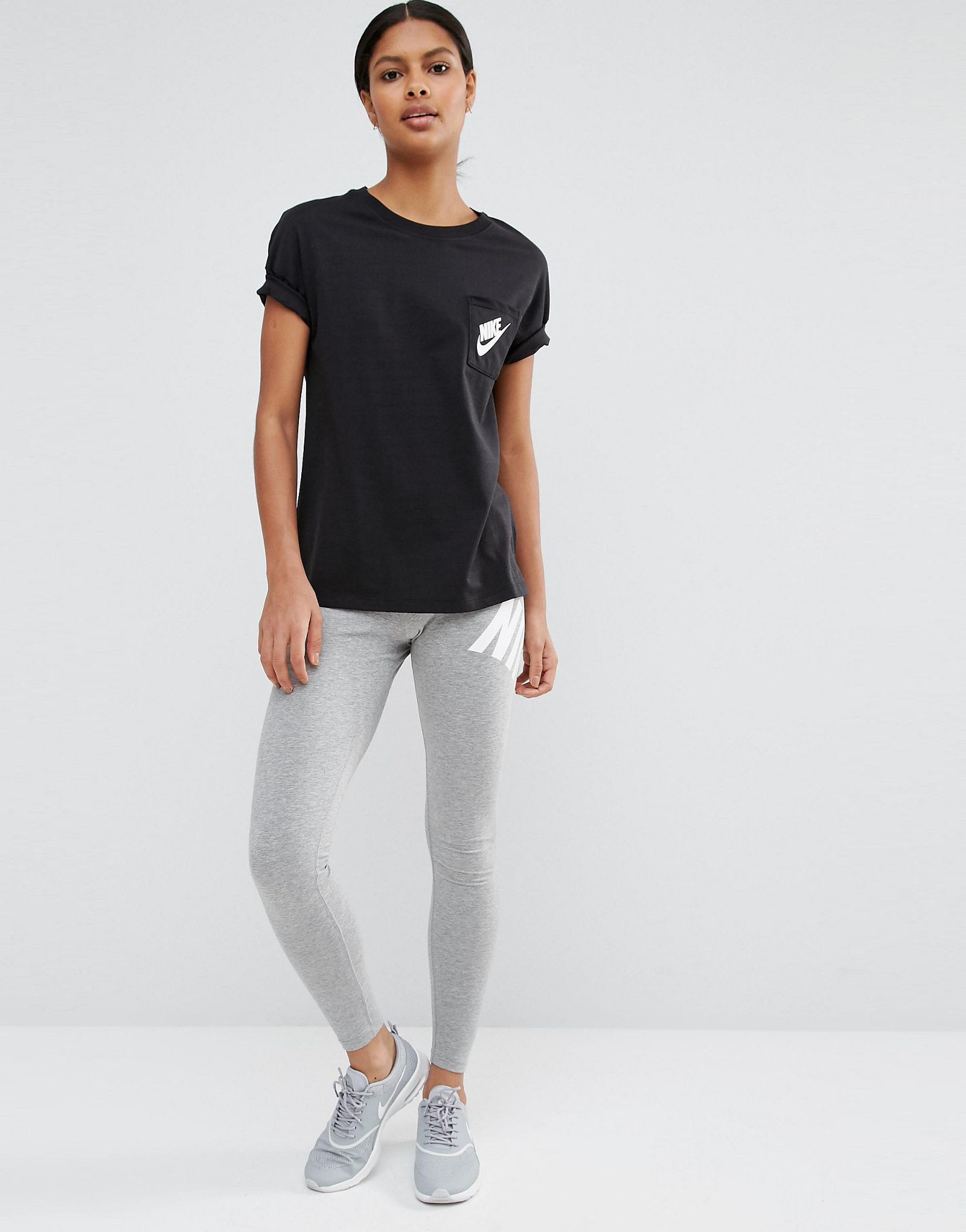 Nike Signal Short Sleeve T-Shirt