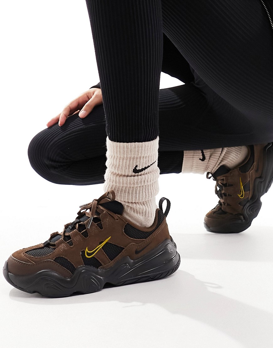 Nike Tech Hera trainers in cacao wow brown and black