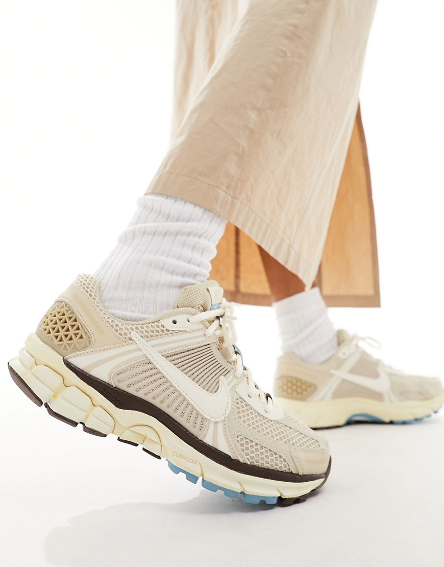 Nike Zoom Vomero 5 trainers in oatmeal beige-Neutral