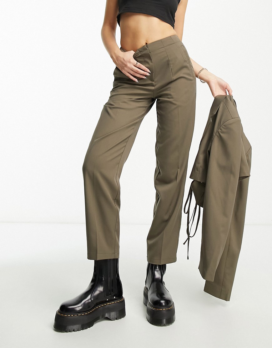 Noisy May tailored trousers co-ord in khaki-Brown