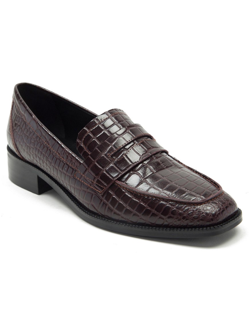 Off The Hook kew slip on loafer leather shoe in burgundy-Red