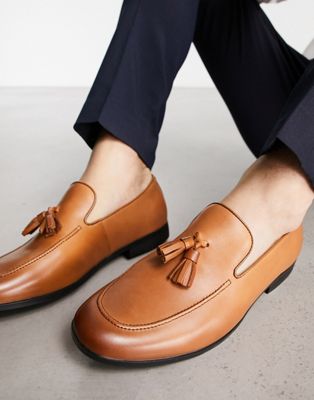manage tassel loafers in tan leather