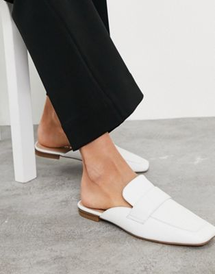 Square toe loafer mule in white leather