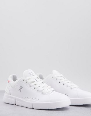 ON The Roger Advantage trainers in white