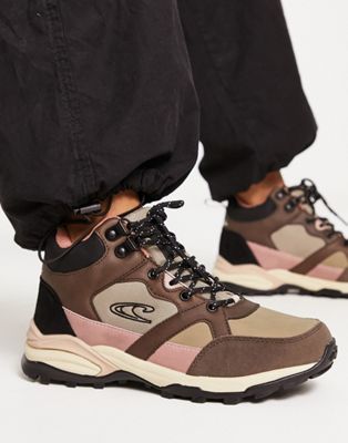 stratton mid outdoors boots in coffee
