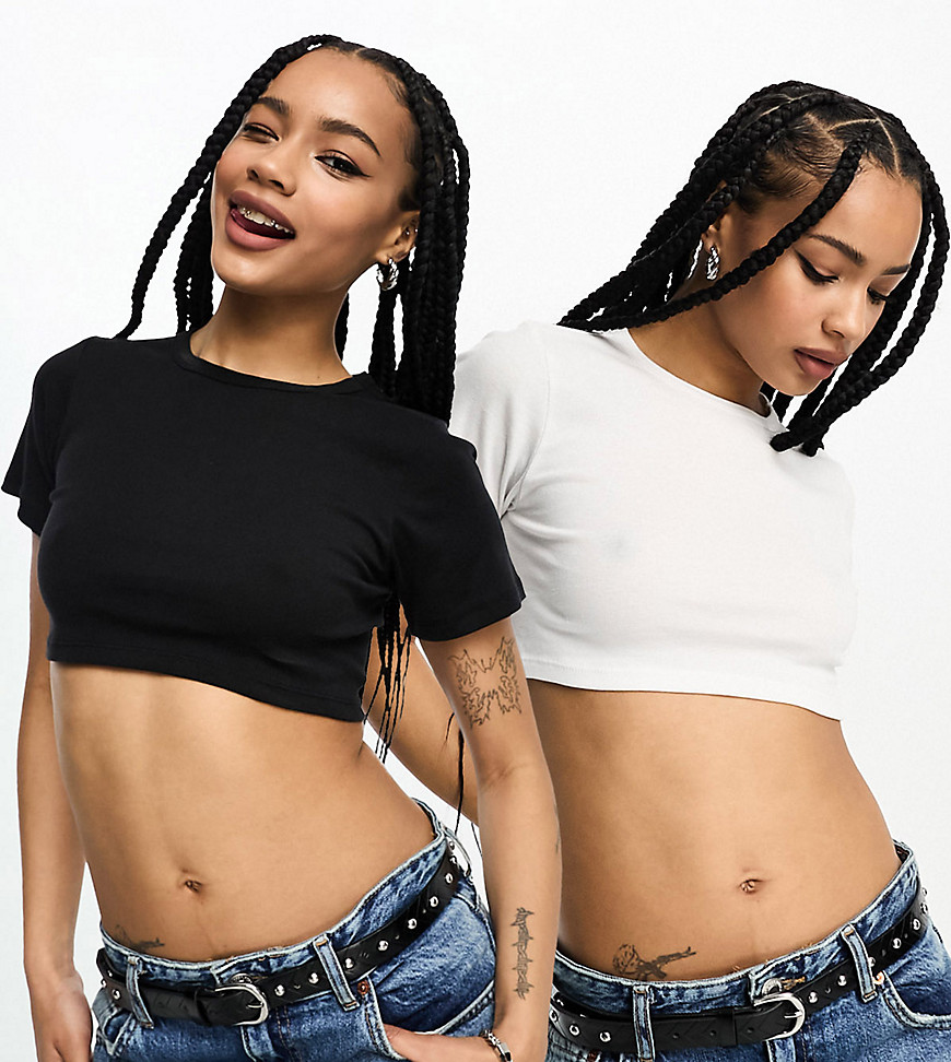 ONLY Petite exclusive 2 pack cropped fitted t-shirts in black and white-Multi