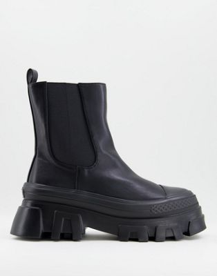 Man crane chunky chelsea boots in black