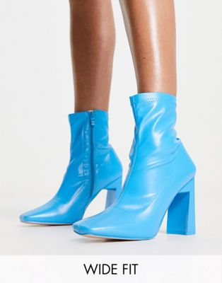 True mid heeled ankle boots in bright blue pu