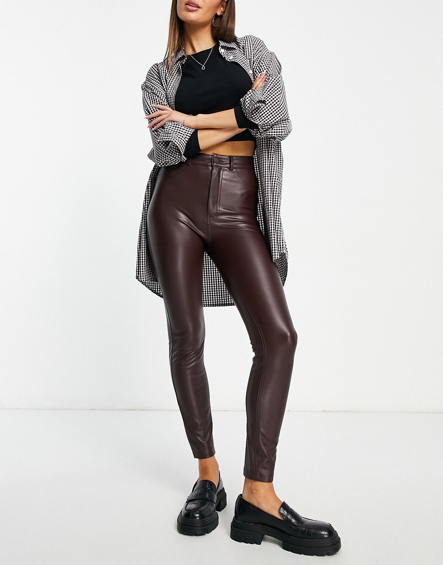 Pull & Bear high waisted faux leather skinny trousers in burgundy-Red