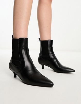 Cedar kitten heeled ankle boot in black