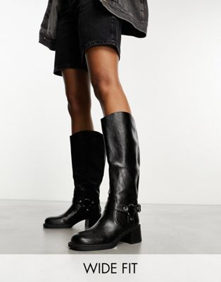 Nessa knee boot with hardware in black