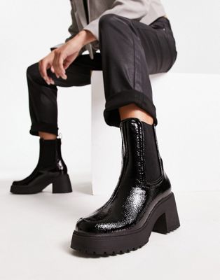 chunky heeled chelsea boot in black