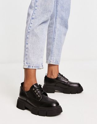 chunky lace up shoe in black