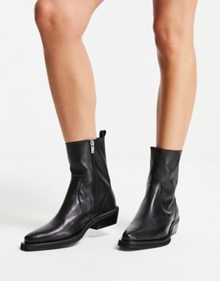 leather western boot in black