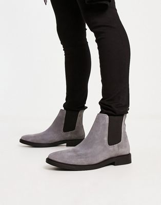 suede chelsea boots in grey