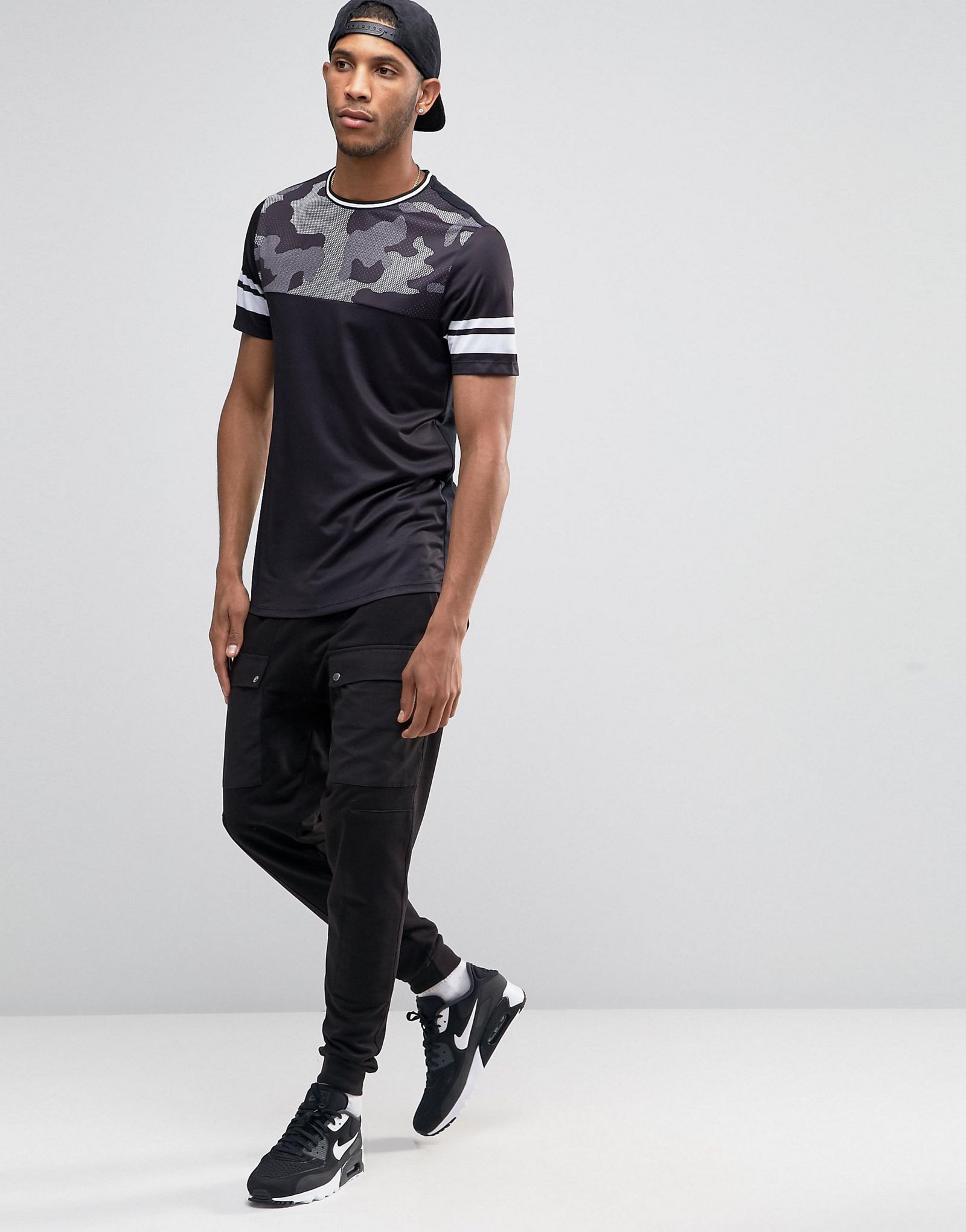 River Island T-shirt With Camo Mesh Panel In Black
