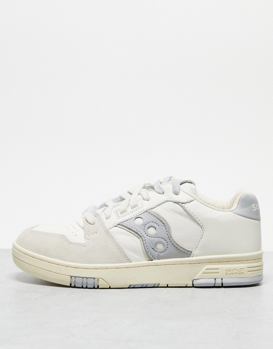 Saucony Sonic Low trainers in beige and grey-Neutral