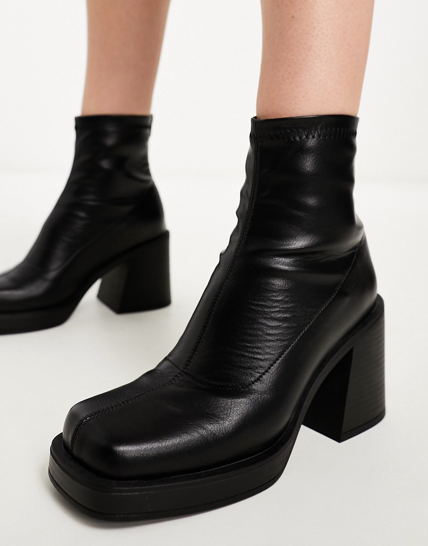 schuh Brielle heeled ankle boots in black