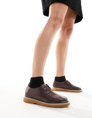 lace up brogues in brown