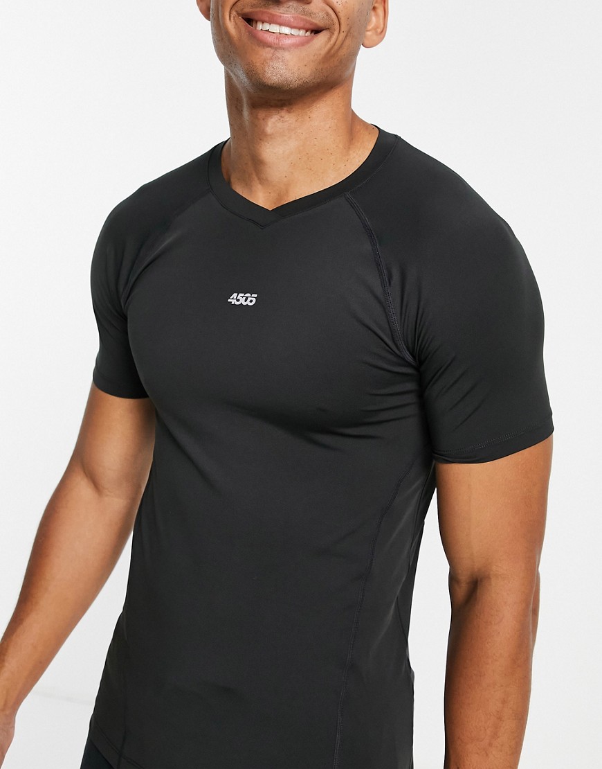 фото Спортивная футболка с v-образным вырезом и декоративными швами asos 4505-черный цвет