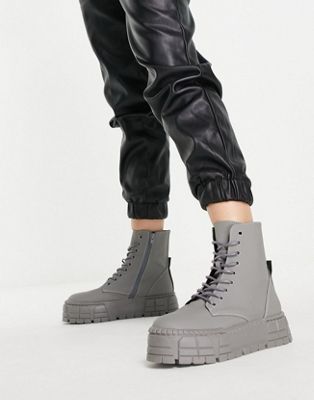 Frouzy super chunky lace up boots in grey leather