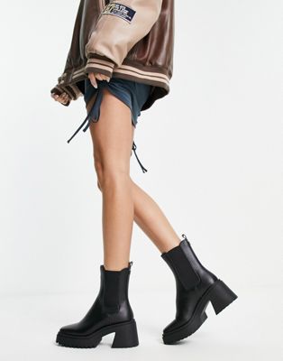 Parkway heeled elastic side boots in black