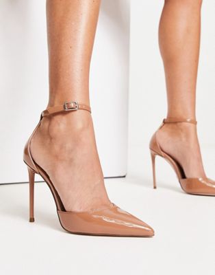 Volt heeled shoes in camel patent
