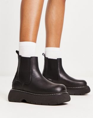 Winner chunky soled chelsea boots in black leather