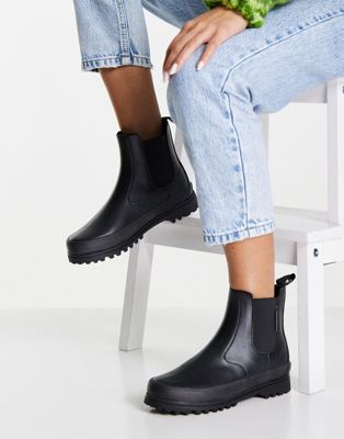 2678 Alpina vegan leather chelsea boots in black