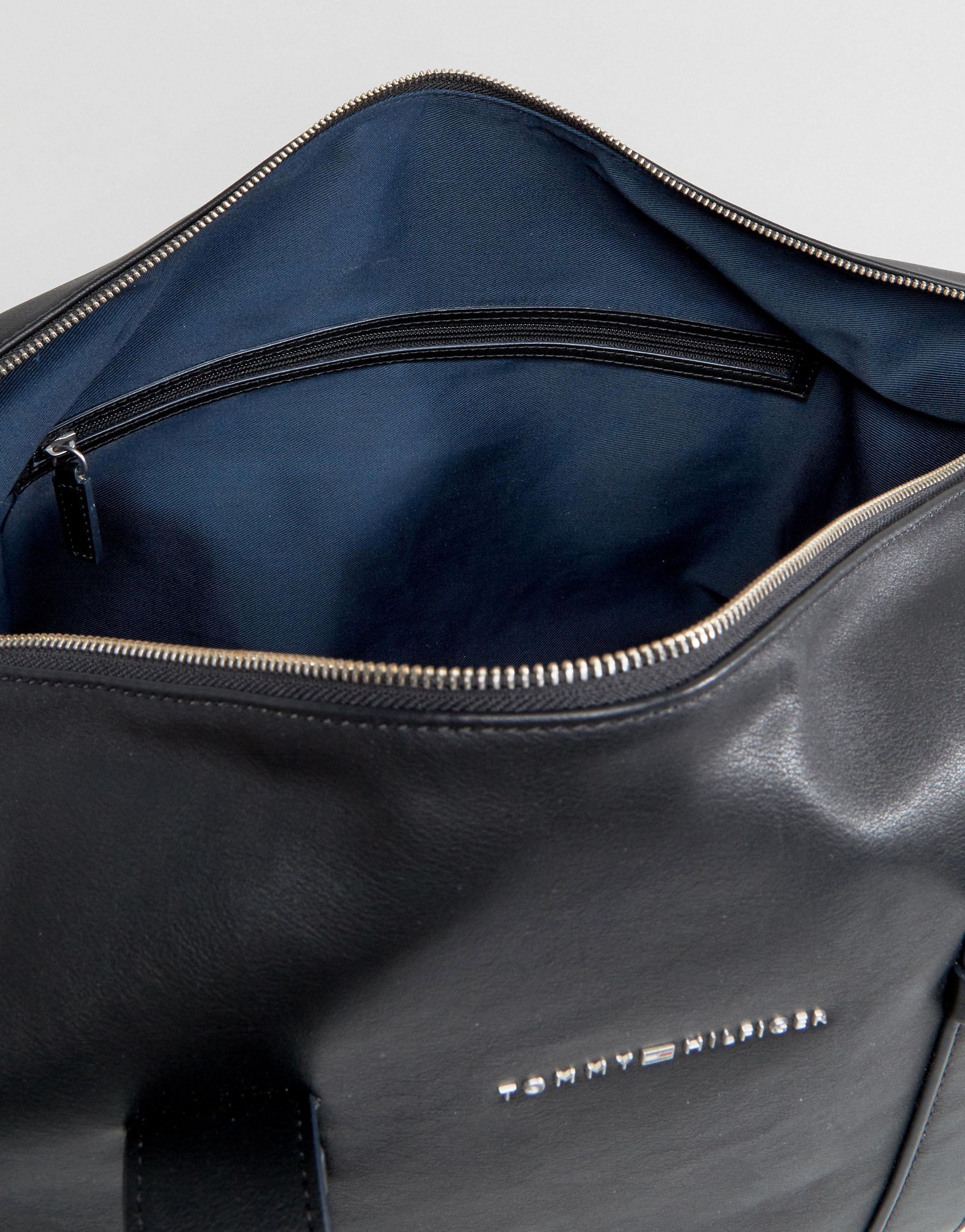 Tommy Hilfiger Leather Look Holdall Black