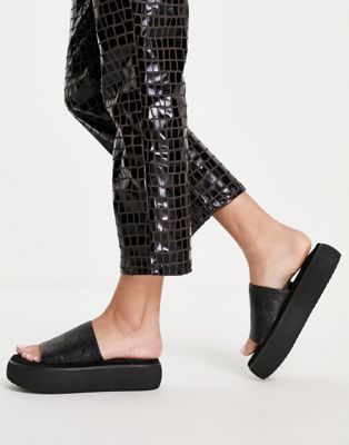 Wish chunky flatform slides sandals in black