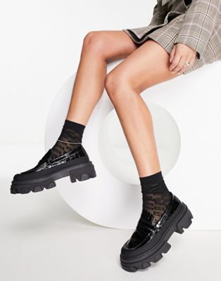 Lea chunky loafer in black croc patent
