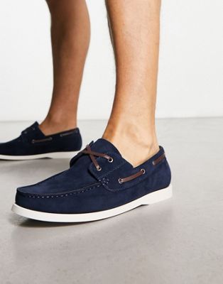 boat shoes in navy