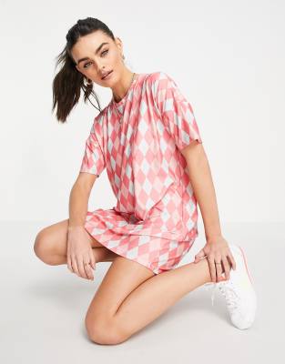 Urban Threads t-shirt dress in pink diamond print - Click1Get2 Mega Discount