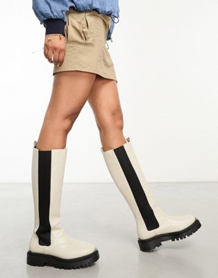 Dana tall chelsea boots in beige leather